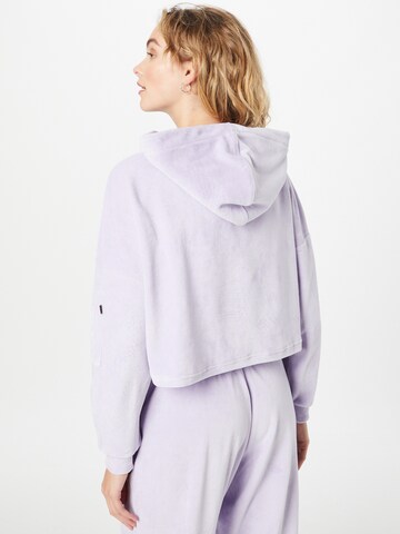 ALPHA INDUSTRIES Sweatshirt in Lila