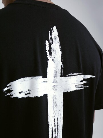Remember you will die Shirt 'Kreuz' in Schwarz