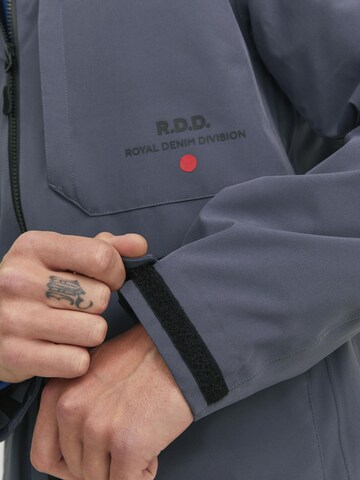 Giacca funzionale di R.D.D. ROYAL DENIM DIVISION in blu