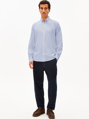 ARMEDANGELS Regular Fit Hemd QUAASA STRIPE in Blau: Vorderseite