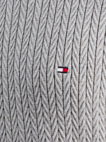 TOMMY HILFIGER Sweater in Grey
