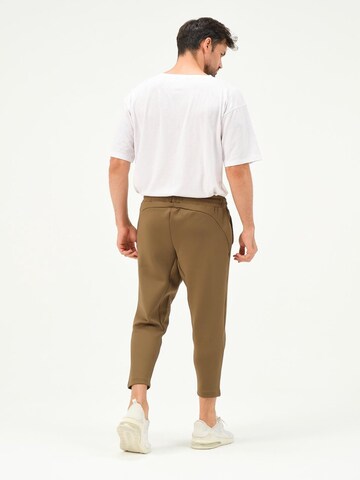 C&City Tapered Trousers in Green