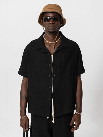 VAMOS CLO Button Up Shirt 'Indre' in Black: front