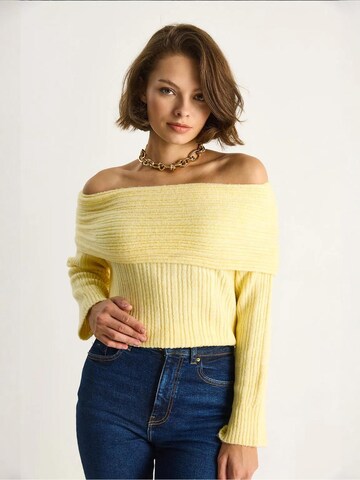 Pullover di Bianco Lucci in giallo