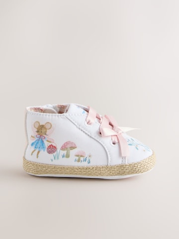 Baskets Next en blanc