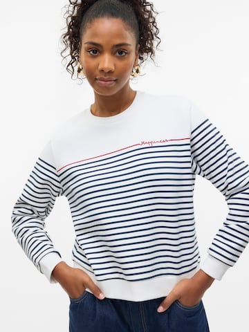 VERO MODA Sweatshirt 'Fernanda' in Wit