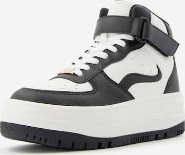 Bershka Sneakers high i svart: forside