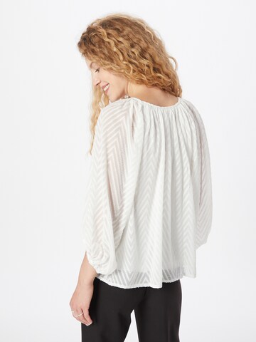 VERO MODA - Blusa 'NORA' em branco