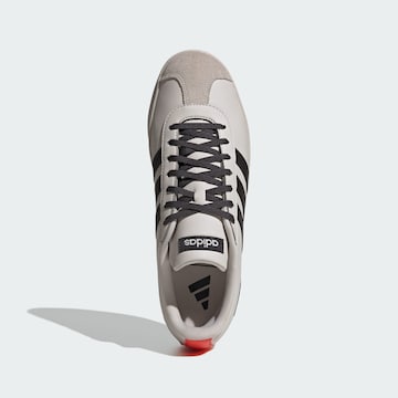 Chaussure de sport 'Audi F1 Team VL Court' ADIDAS PERFORMANCE en blanc