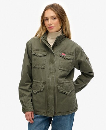 Superdry & Co Tussenparka 'Military Borg' in Groen: voorkant