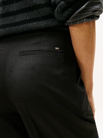 TOMMY HILFIGER Regular Trousers in Black