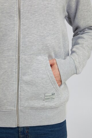 !Solid Kapuzensweatjacke in Grau