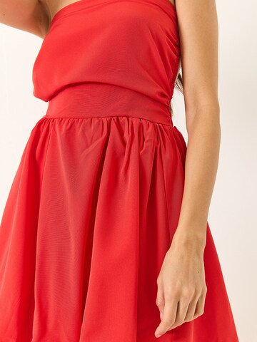 Bianco Lucci Mekko värissä punainen