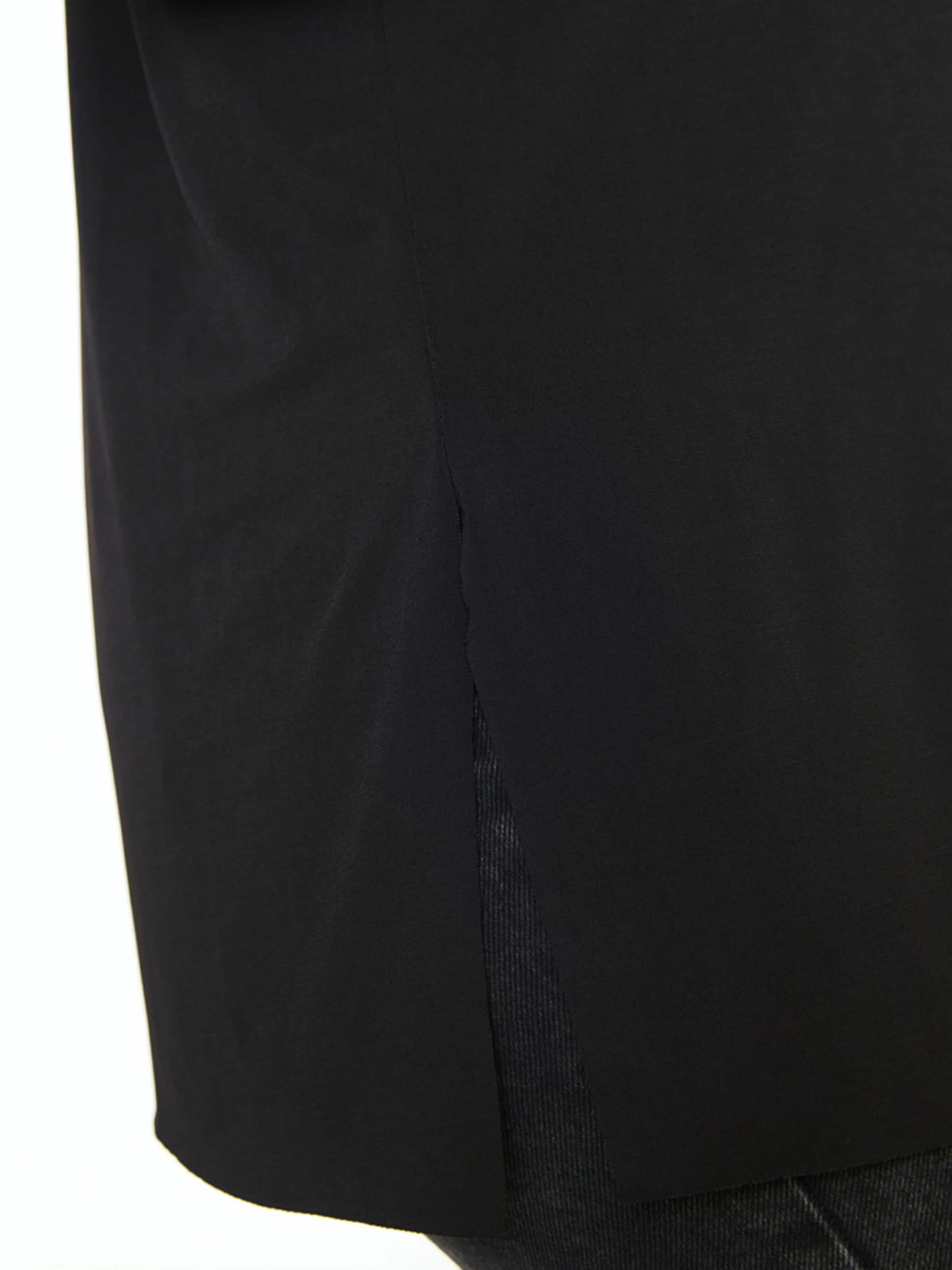 Trendyol Curve - Camiseta en negro