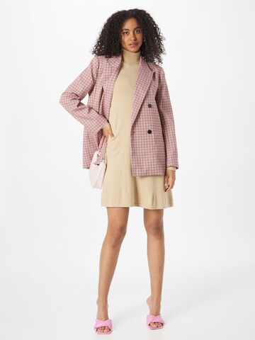 VERO MODA Strikkekjole 'HAPPINESS' i beige