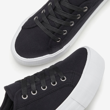 LASCANA Sneaker in Schwarz