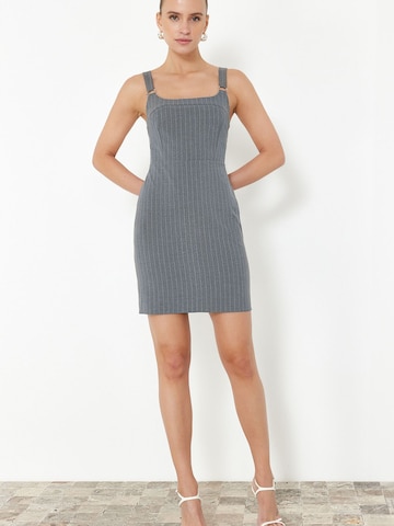 Trendyol Dress in Grey: front