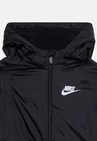Nike Sportswear - Chaqueta de entretiempo en negro