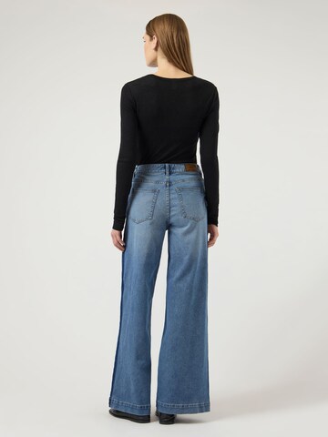 Wide leg Jeans di YAS in blu