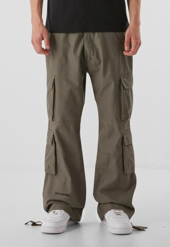 Loosefit Pantaloni cargo di 9N1M SENSE in verde: frontale