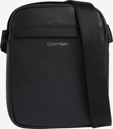 juoda Calvin Klein Rankinė su ilgu dirželiu 'MUST': priekis