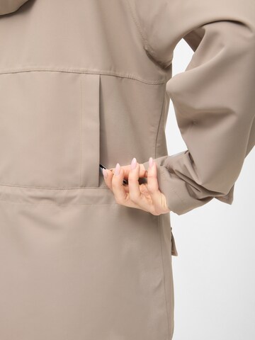 Derbe Raincoat 'Phoeby' in Beige