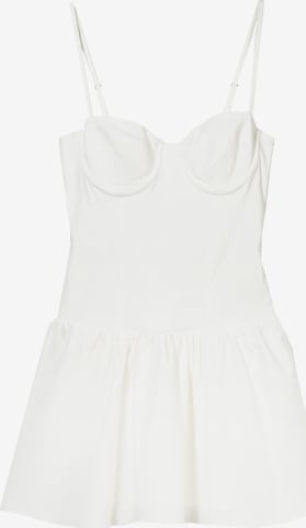 Rochie de cocktail de la Bershka pe alb: față