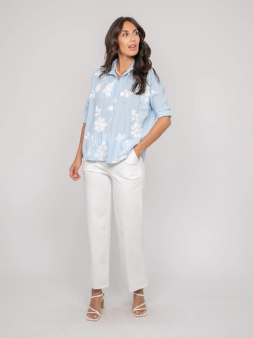 Dona Lisa Blouse 'Blouse manches longues broderie OPEYA' in Blauw