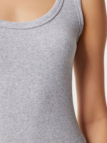 Happiness İstanbul - Top 'Tanktops & Camis' em cinzento