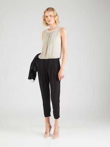 Combinaison Vera Mont en beige : devant