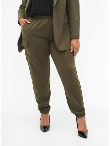 Zizzi Regular Cargo Pants 'Jmaddie' in Green: front