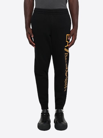 regular Pantaloni sportivi di EA7 Emporio Armani in nero