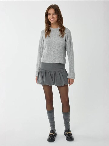Hiccup Pullover in Grau