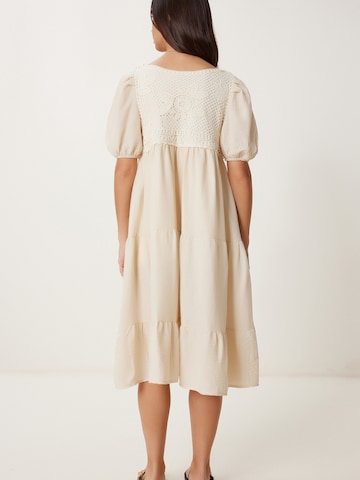 bēšs Happiness İstanbul Kleita