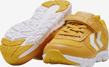 Chaussure de sport Hummel en jaune