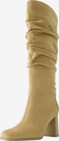 Bershka Boots in Yellow: front