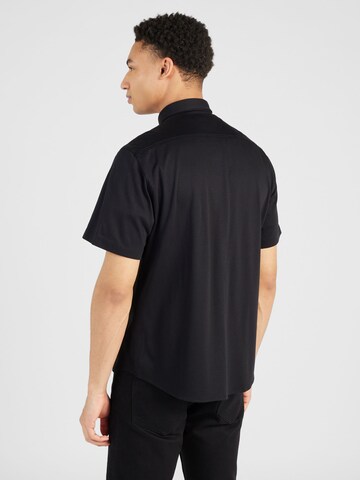 Coupe regular Chemise 'Motion' BOSS en noir