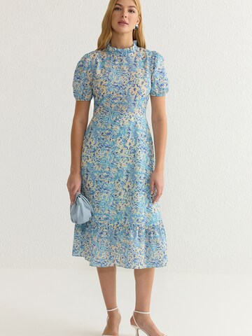 Trendyol Jurk in Blauw: voorkant