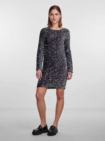 Rochie de cocktail 'KAM' de la PIECES pe gri