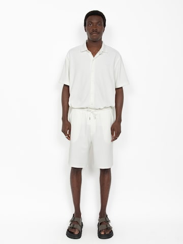 Regular Pantalon Schott NYC en blanc : devant