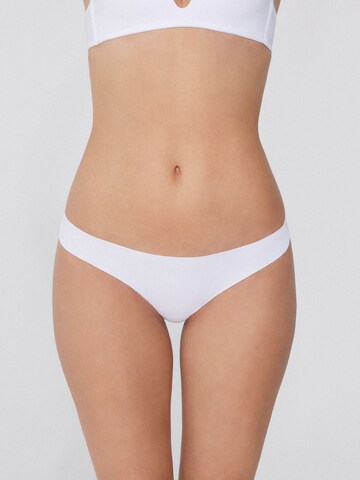 Tezenis Thong in White: front