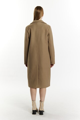 DreiMaster Klassik Between-seasons coat in Beige