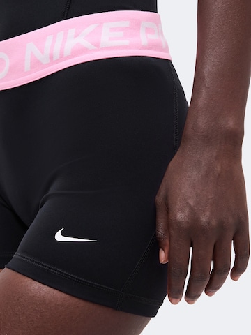 NIKESkinny Sportske hlače 'NP 365' - crna boja
