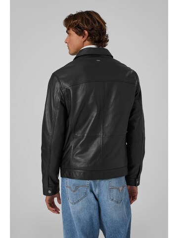 GUESS Between-Season Jacket in Black