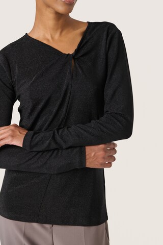 SOAKED IN LUXURY Blouse in Zwart