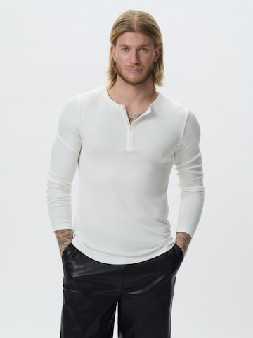 KARIA by Loris Karius Μπλουζάκι σε λευκό: μπροστά