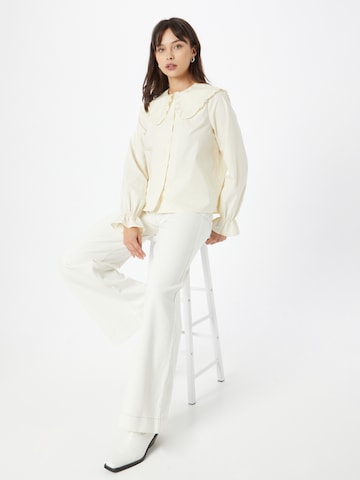 minimum חולצות נשים 'BEALINE' בלבן