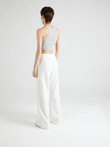 Wide leg Pantaloni de la Nike Sportswear pe alb