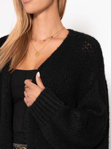 SASSYCLASSY Oversizestrickjacke‌‌‌‌‌ in Schwarz