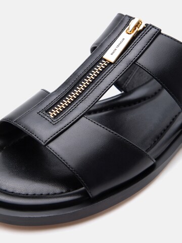 juoda MICHAEL Michael Kors Šlepetės 'BERKLEY'